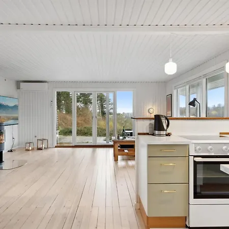 Arho - 75m From The Sea By Interhome Feriehus *