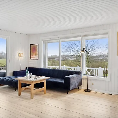 Arho - 75m From The Sea By Interhome