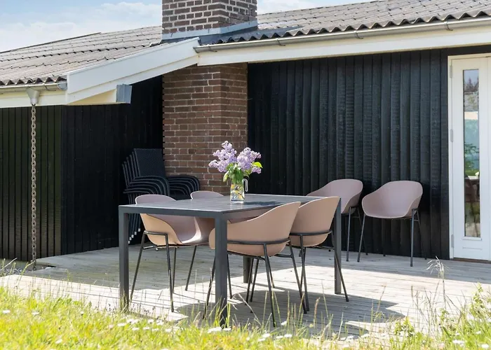 Arho - 75m From The Sea By Interhome Feriehus *