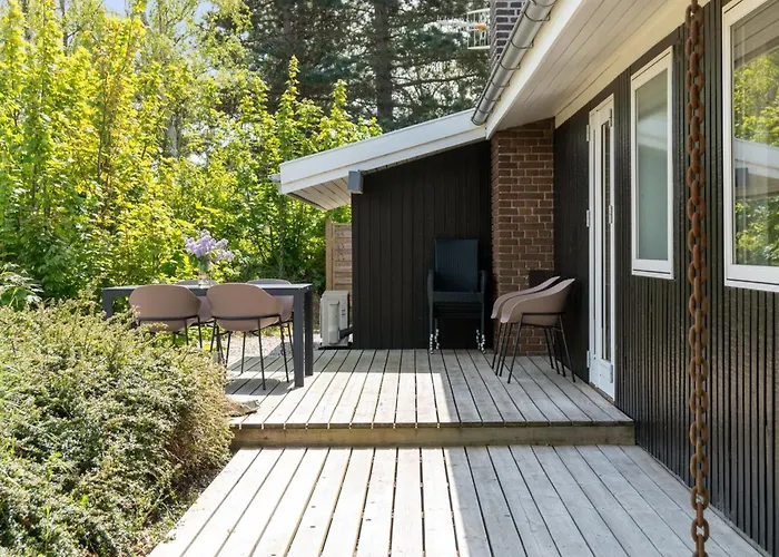 Arho - 75m From The Sea By Interhome *